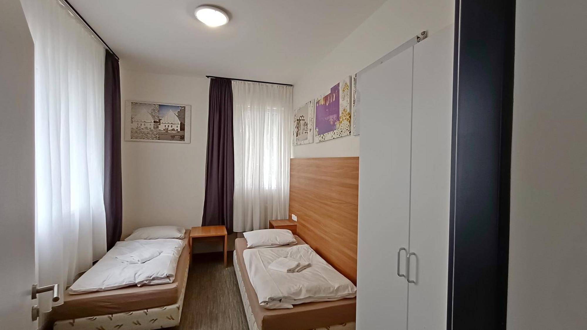 Apartments Gato Karlovy Vary Stara Role ภายนอก รูปภาพ