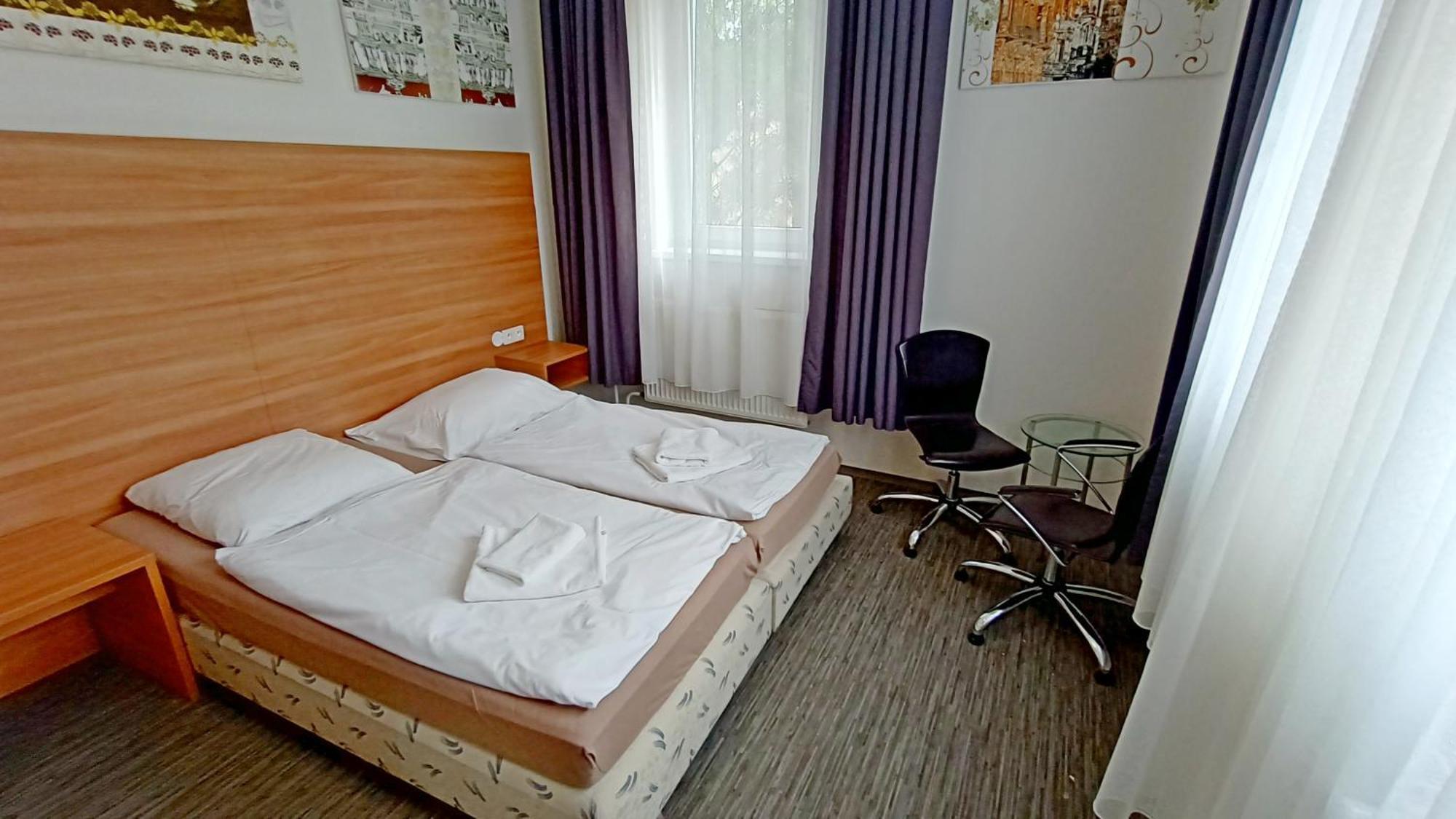 Apartments Gato Karlovy Vary Stara Role ภายนอก รูปภาพ
